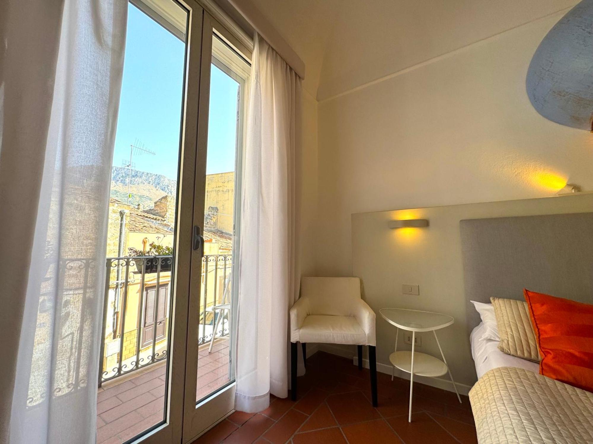 B&B Antichi Colori ชีนิซี ภายนอก รูปภาพ