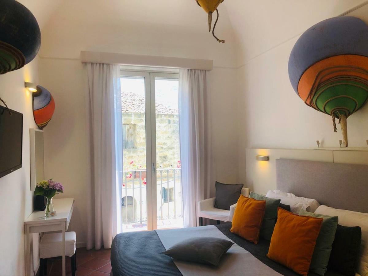 B&B Antichi Colori ชีนิซี ภายนอก รูปภาพ