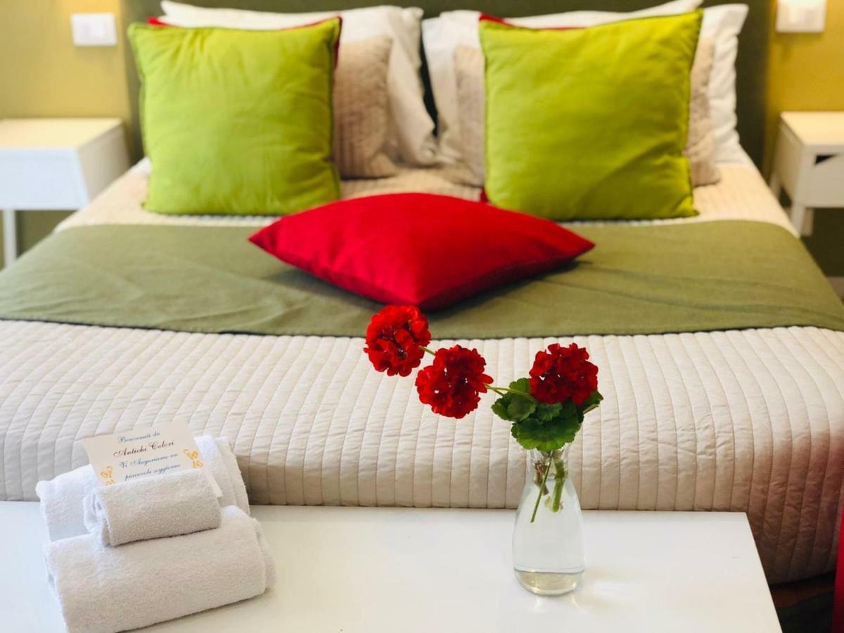 B&B Antichi Colori ชีนิซี ภายนอก รูปภาพ
