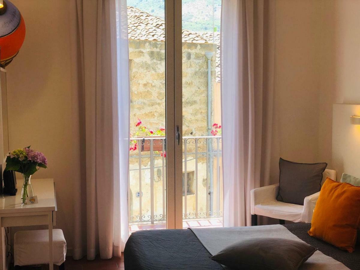 B&B Antichi Colori ชีนิซี ภายนอก รูปภาพ